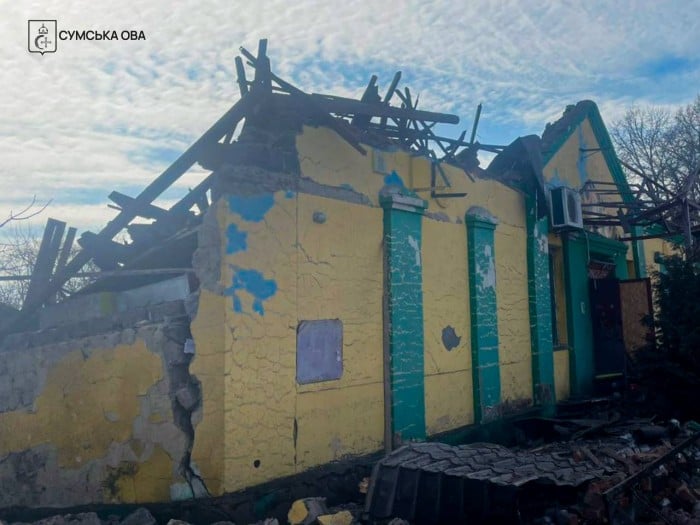 Наслідки удару КАБом на Шосткинщині, фото: Сумська ОВА