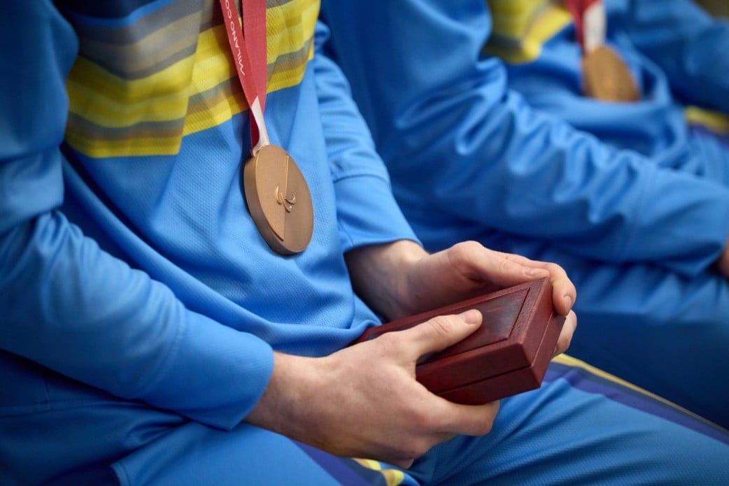 Паралімпійці та їхні тренери отримали держнагороди. Фото: ОПУ