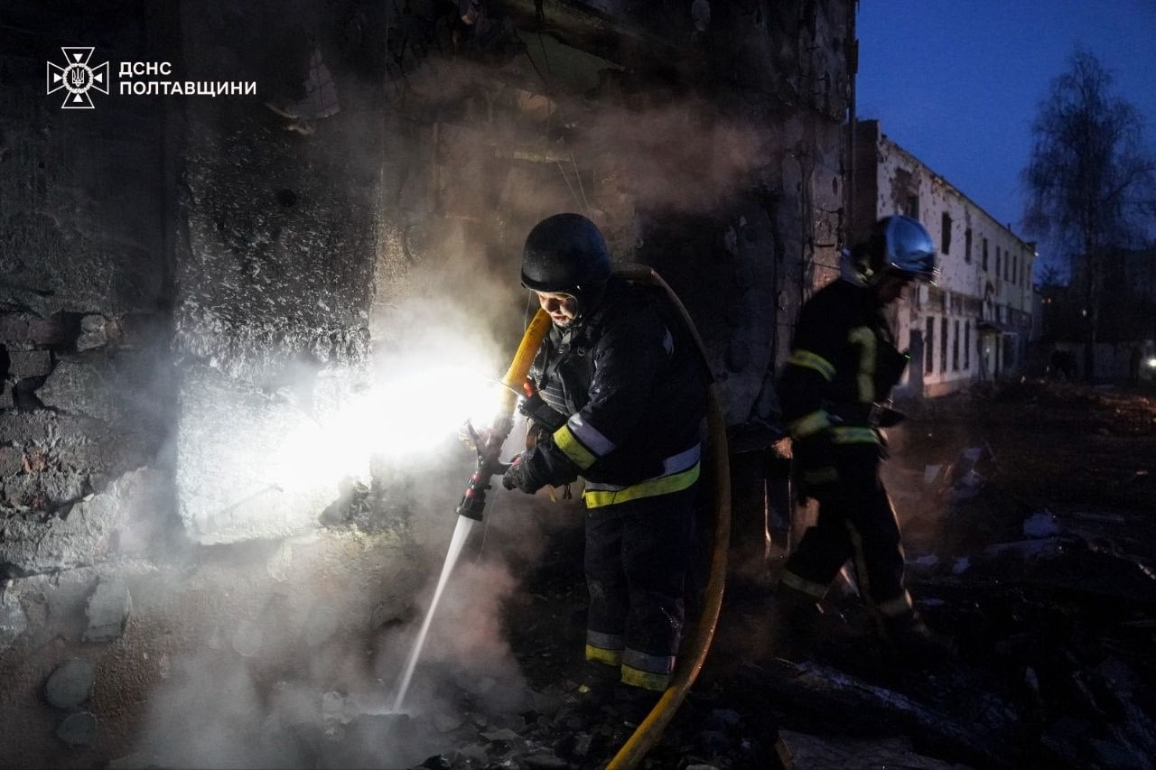Росіяни масовано атакували Полтавщину. Фото: ДСНС