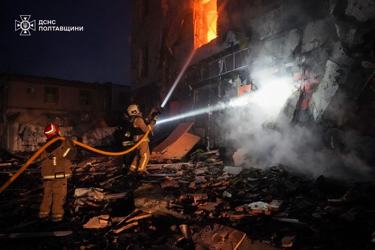 Росіяни масовано атакували Полтавщину. Фото: ДСНС