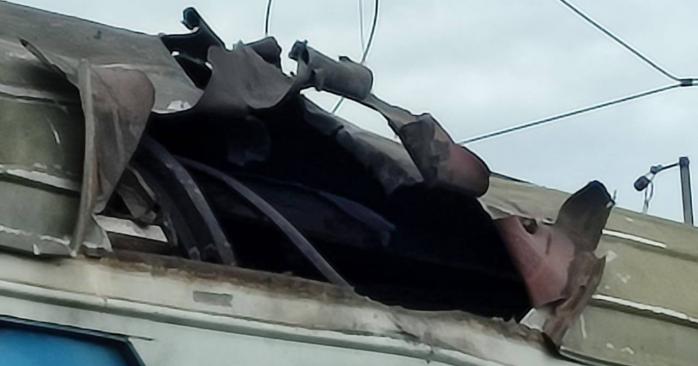 Російський дрон влучив у пасажирський потяг у Харківській області. Фото: 