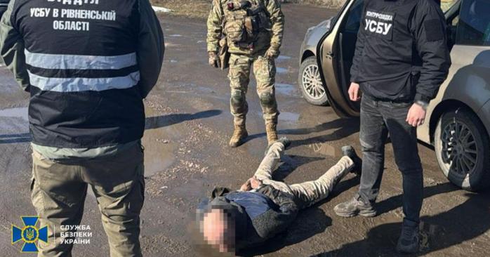 Коригувальника російських спецслужб затримали в Рівному. Фото: СБУ