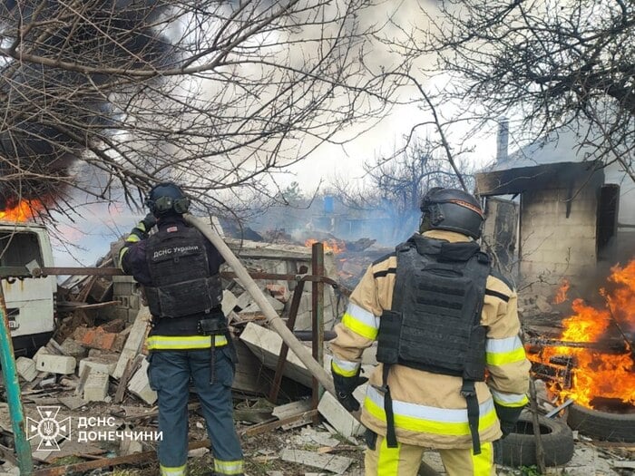 Наслідки російського обстрілу Дружківки, фото: ДСНС