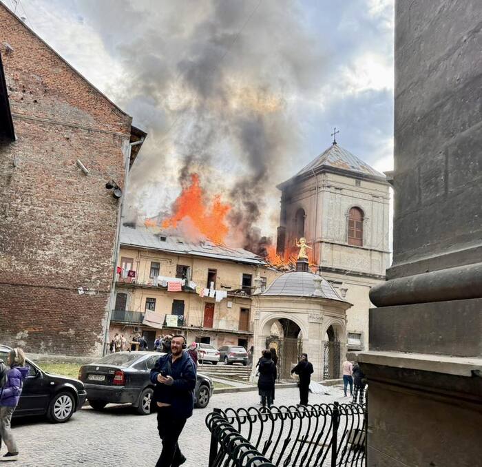 Наслідки російських атак по Львову, фото: Андрій Садовий