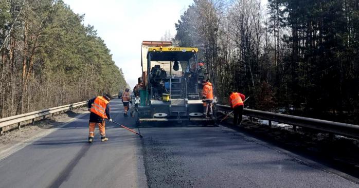 Рада поддержала соглашение с ЕИБ о привлечении 230 млн евро для ремонта дорог в Украине. Фото: