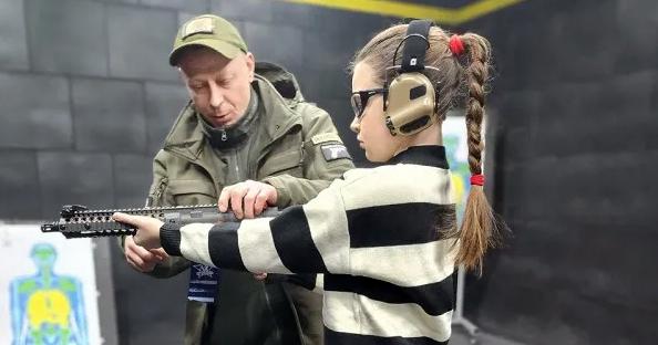 Верховна Рада ухвалила закон про підготовку учнів та студентів до національного спротиву. Фото: