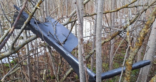 Український дрон впав на території Латвії. Фото: Delfi