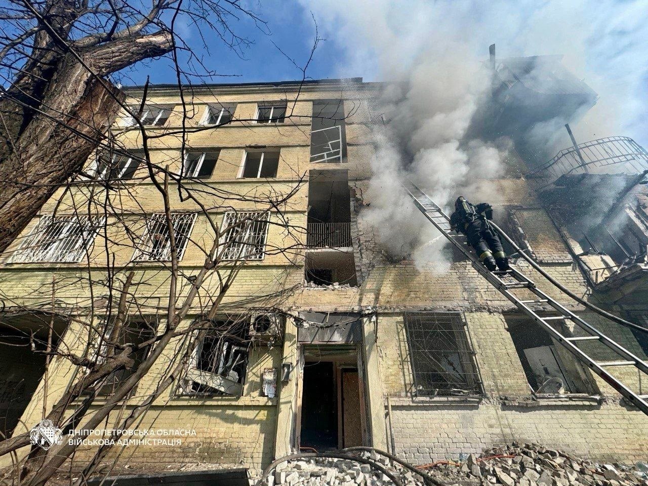 Наслідки удару по Дніпру. Фото: ОВА