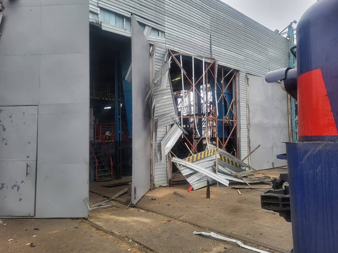 Наслідки обстрілів. Фото: Олексій Кулеба