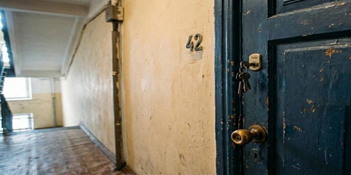 Оккупанты планируют &laquo;национализировать&raquo; квартиры украинцев на ВОТ, фото: Google Gemini