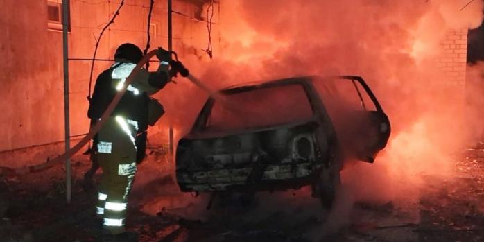 Наслідки російського удару у селищі Нововоронцовка, фото: ДСНС Херсонщини