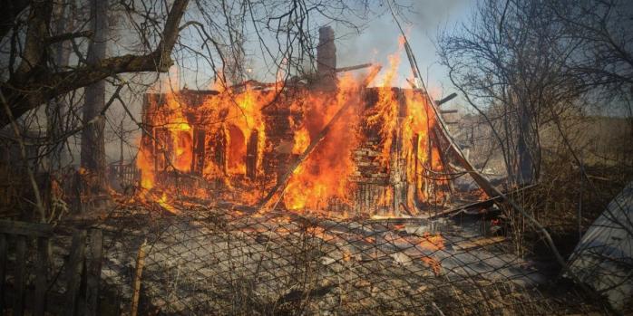 Наслідки російського обстрілу Чернігівщини, фото: ДСНС