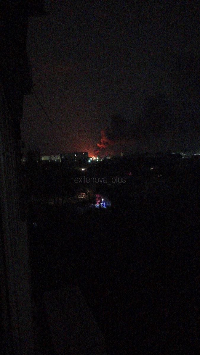 Наслідки ударів по заводу. Фото: Exilenova+
