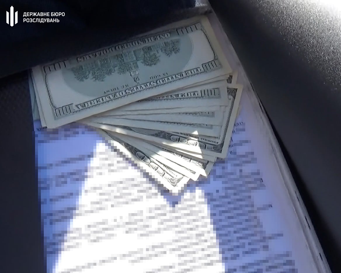 Полковника Нацгвардії затримали на хабарі. Фото: ДБР