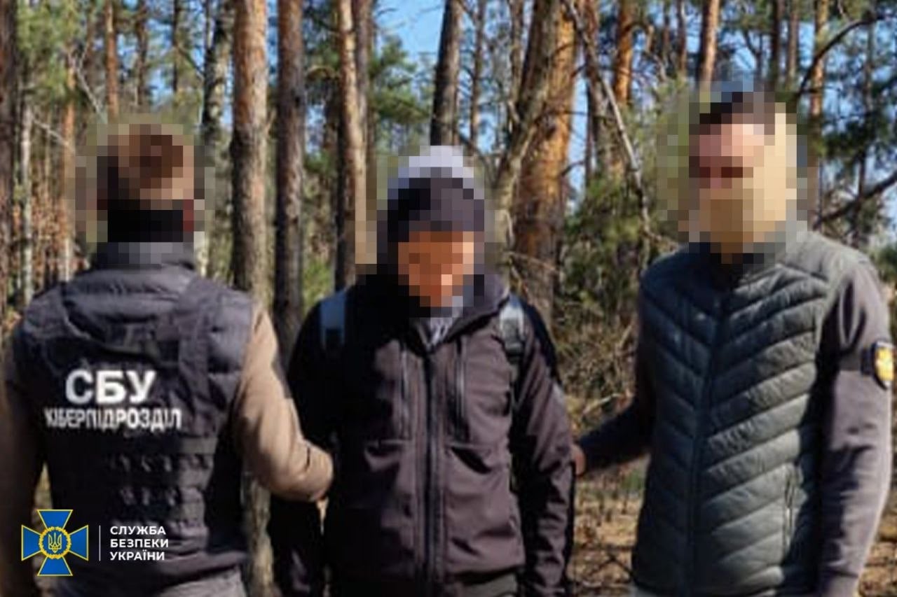 Агент РФ реєстрував «Старлінки» для росіян. Фото: СБУ