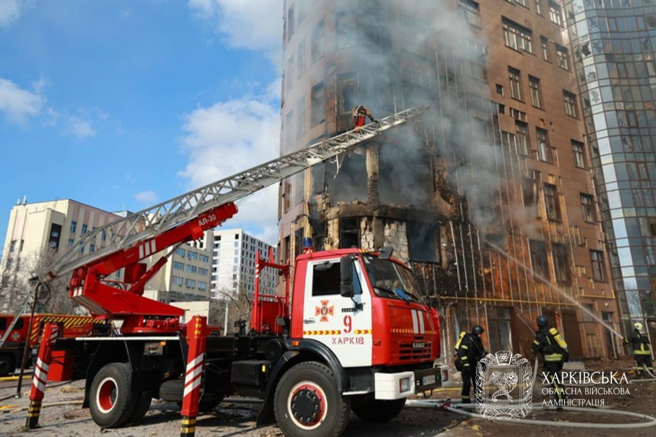 Армія РФ атакувала дроном житловий будинок. Фото: ОВА