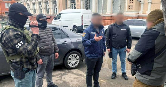 Чиновник ТЦК погорел на взятке. Фото: ОГП