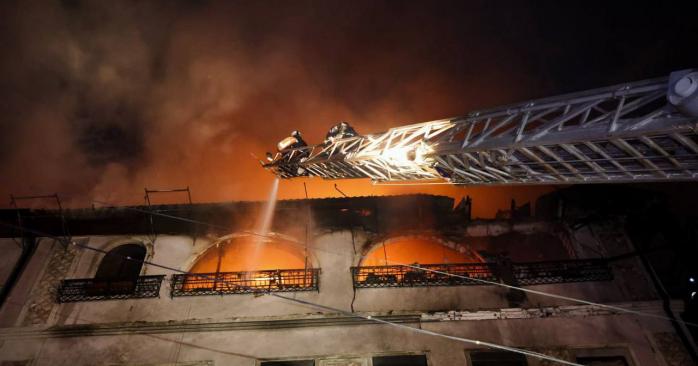 Последствия обстрелов Харькова. Фото: ГСЧС