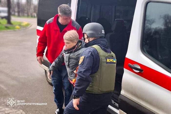 Наслідки російського обстрілу Дніпропетровщини, фото: ДСНС