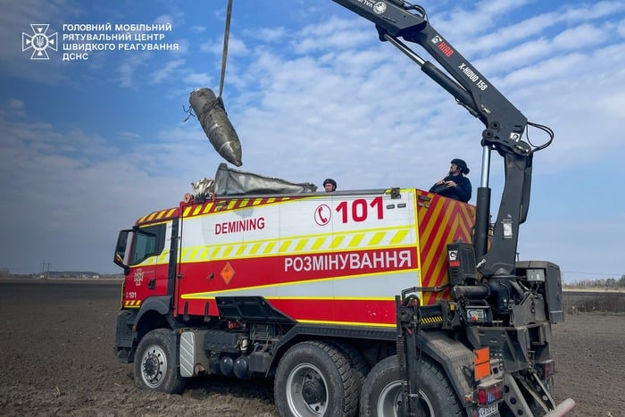 Знешкодження уламків «Кинджала», фото: ДСНС