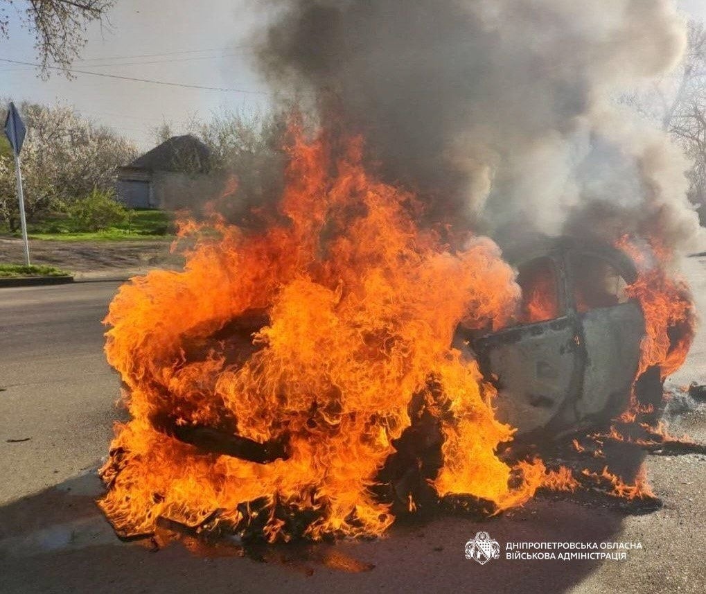 Наслідки ударів по Нікополю. Фото: ОВА