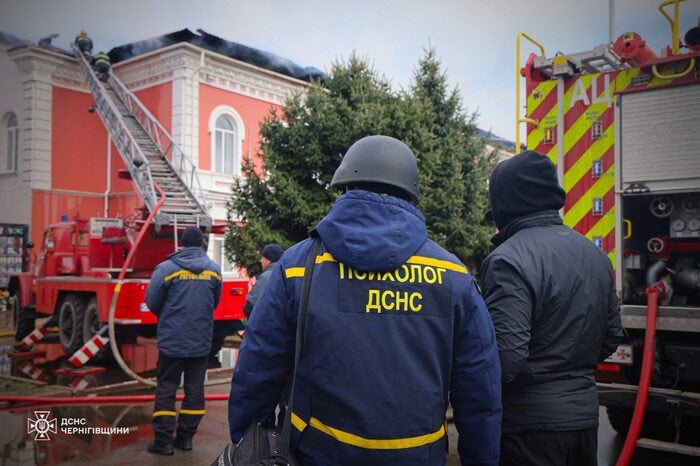 Наслідки російських ударів по Прилуках, фото: ДСНС