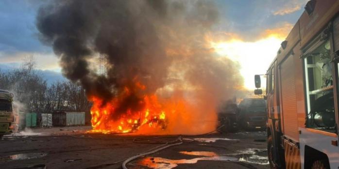 Последствия удара российского БПЛА в Черниговской области, фото: ГСЧС