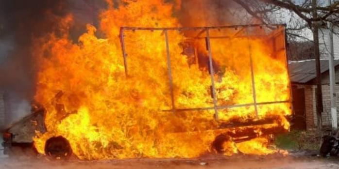 Наслідки удару російського дрона, фото: Нацполіція