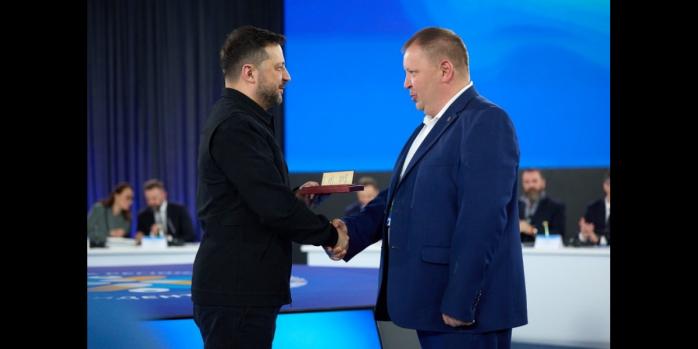 Володимир Зеленський (ліворуч), фото: Офіс президента