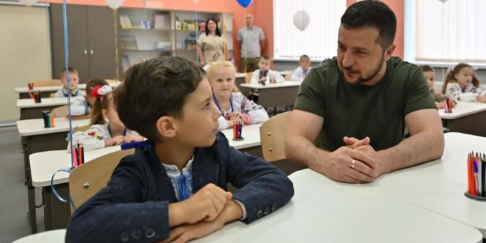 Владимир Зеленский (справа), фото: Офис президента