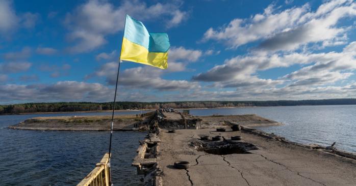 Армия РФ сбросила шесть КАБов на Печенежскую дамбу в Харьковской области. Фото: