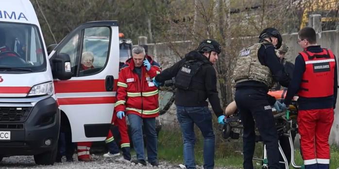 Последствия российского ракетного удара по Днепру, фото: ГСЧС