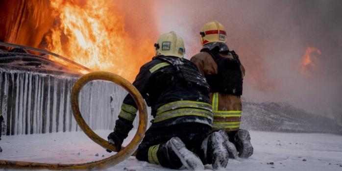 Последствия российской атаки в Сумах, фото: ГСЧС