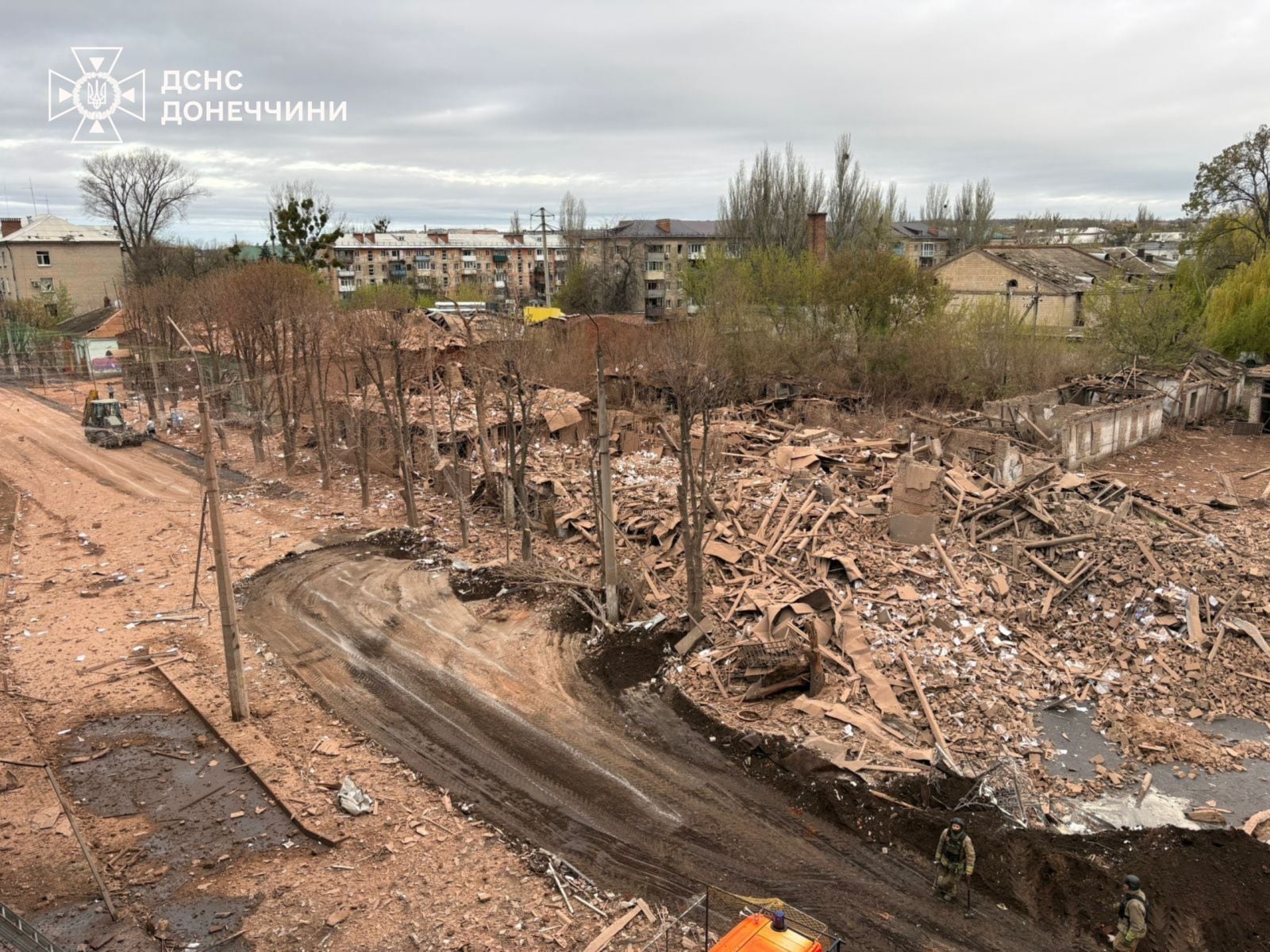 Наслідки бомбардування. Фото: ДСНС