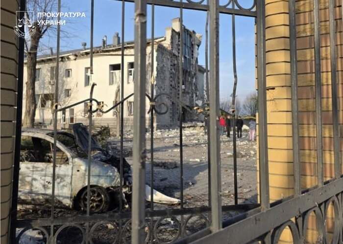 Наслідки російських ударів по Запоріжжю 16 квітня, фото: ДСНС