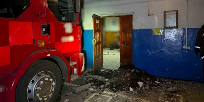 Наслідки російського удару на Сумщині, фото: ДСНС