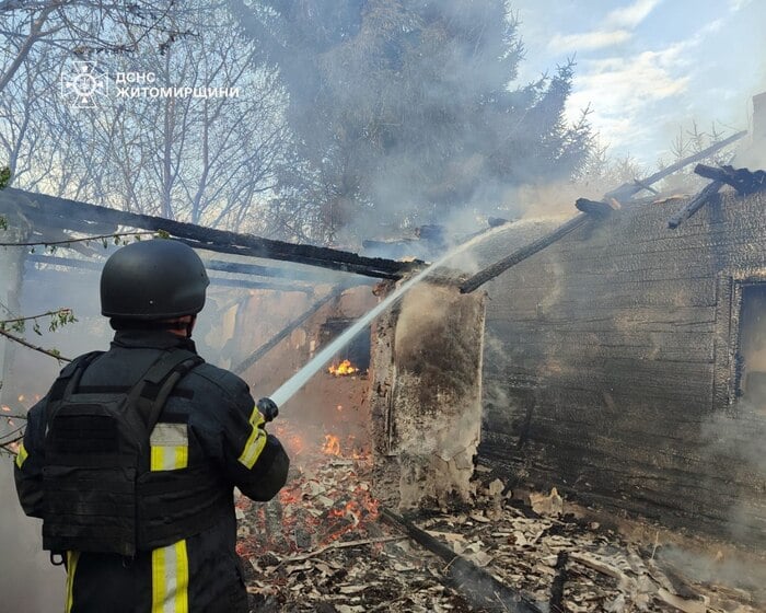 Наслідки російських ударів по Житомирщині, фото: ДСНС