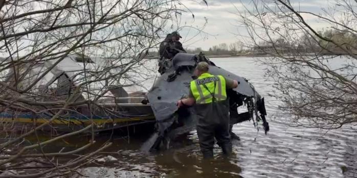 Російський &laquo;Шахед&raquo; впав у Дніпро, фото: поліція Києва