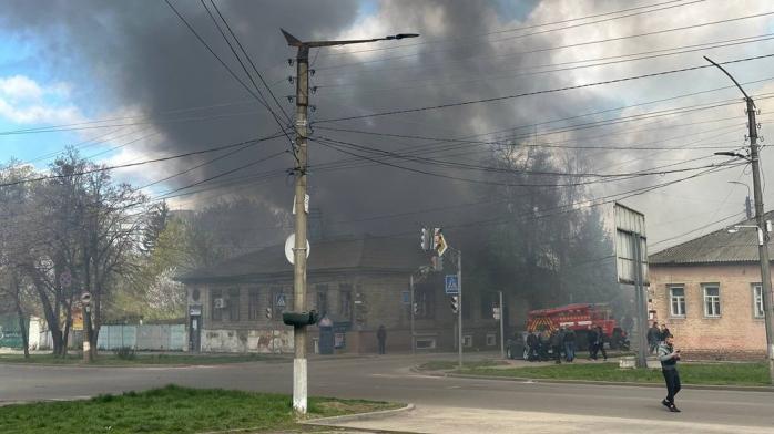 Армія РФ атакувала райвідділ поліції у Прилуках, є постраждалий. Фото: 