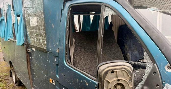 Россияне дроном ударили по маршрутке на Днепропетровщине. Фото: 