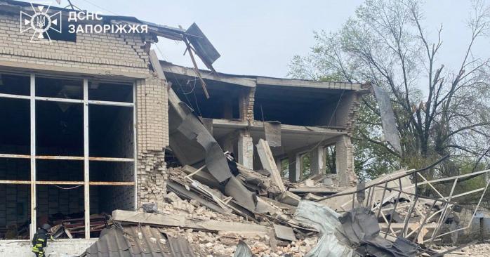 Росіяни атакували транспортну інфраструктуру Запоріжжя. Фото: 