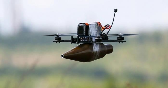 Оккупанты атаковали дроном мопед в пригороде Херсона. Фото: