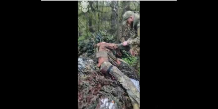 Під час порятунку поранено військово, скріншот відео