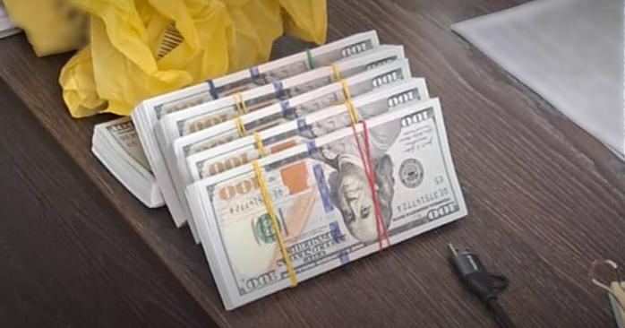 Двух сотрудников СБУ в Полтавской области разоблачили на взятке. Фото: НАБУ