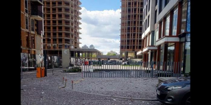 Наслідки російської повітряної атаки по Києву 28 квітня, фото: ДСНС