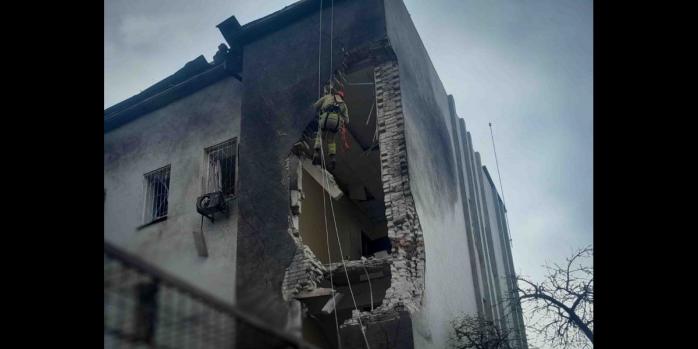 Наслідки російської атаки на Сумщині, фото: ДСНС