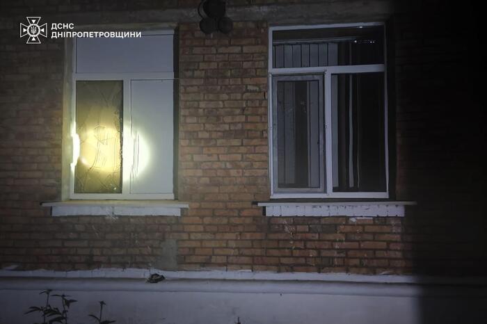 Російські безпілотники атакували рятувальників у Марганці, фото: ДСНС