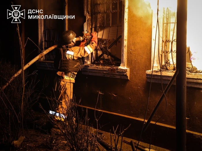  Наслідки російських атак на Миколаївщині, фото: ДСНС