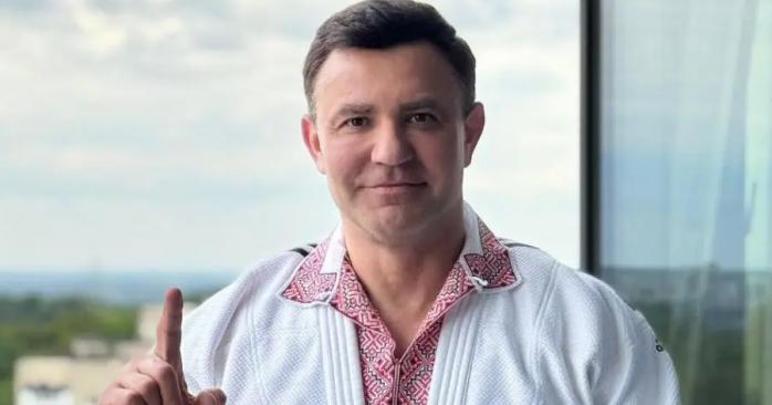 Народного депутата Миколу Тищенка примусово приведуть до зали суду. Фото: 