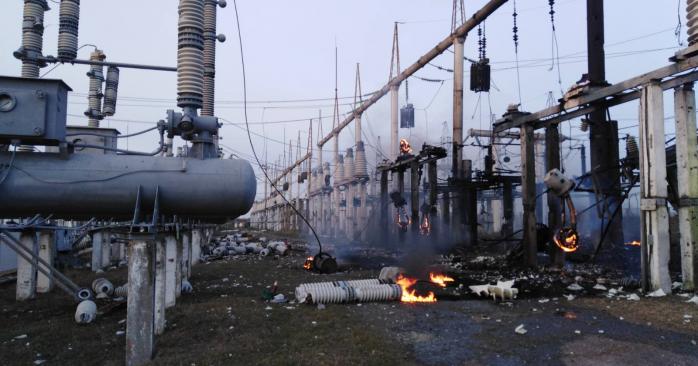 Російські обстріли призвели до знеструмлень у трьох областях. Фото: 